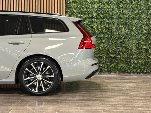 Volvo  V60 T6 AWD Recharge Ultra Dark | Trekhaak | Schuifdak | Head-Up Display | Harman Kardon | Adaptieve C... ActivLease financial lease