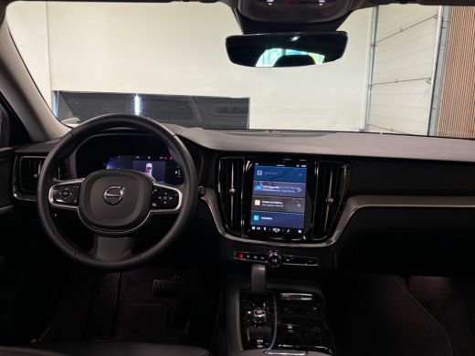 Volvo  V60 T6 AWD Recharge Ultra Dark | Trekhaak | Schuifdak | Head-Up Display | Harman Kardon | Adaptieve C... ActivLease financial lease