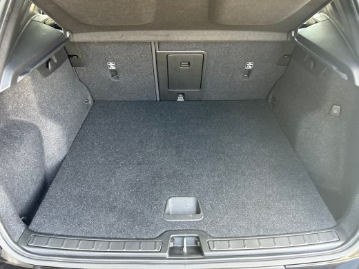 Volvo  XC40 1.5 T4 Recharge R-Design Expression | Harman/Kardon | Camera | Apple Carplay | Keyless | ActivLease financial lease