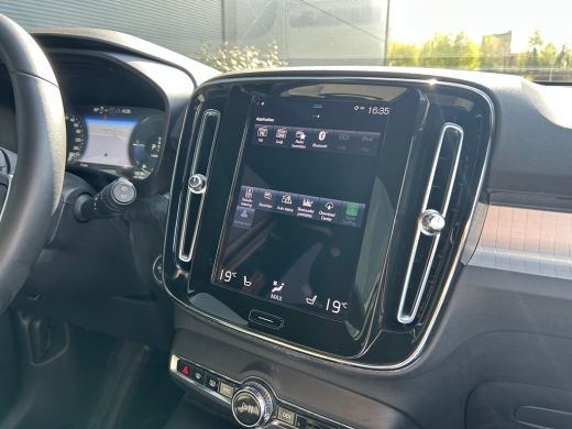 Volvo  XC40 1.5 T4 Recharge R-Design Expression | Harman/Kardon | Camera | Apple Carplay | Keyless | ActivLease financial lease