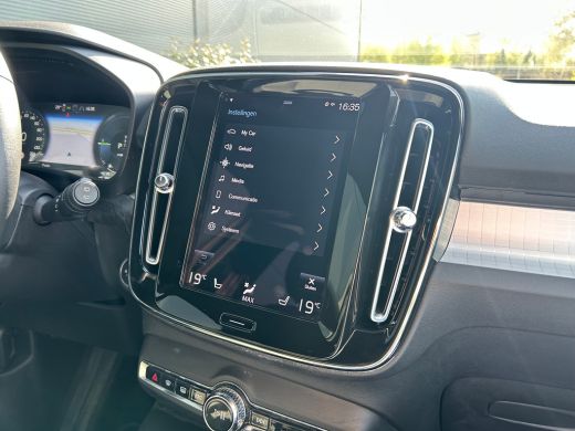 Volvo  XC40 1.5 T4 Recharge R-Design Expression | Harman/Kardon | Camera | Apple Carplay | Keyless | ActivLease financial lease