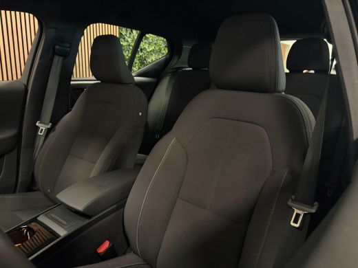 Volvo  XC40 Recharge Core 70 kWh | 95% SoH | Trekhaak | All Season Banden | Stoel en Stuurwielverwarming | Pa... ActivLease financial lease