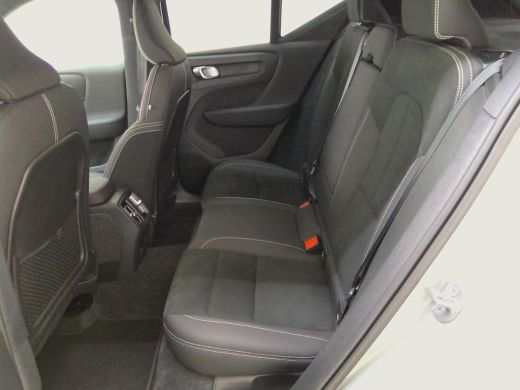 Volvo  XC40 Single Motor Extended Range Plus 82 kWh | PDC V+A en Camera | Elektrische achterklep | BLIS | App... ActivLease financial lease