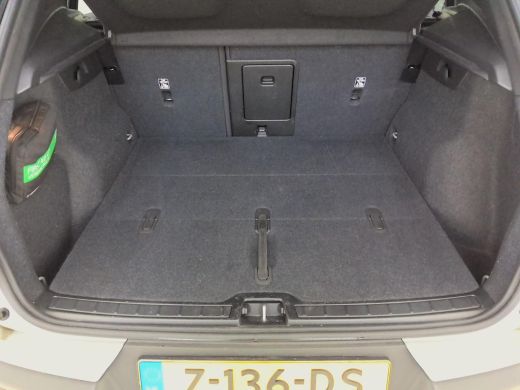 Volvo  XC40 Single Motor Extended Range Plus 82 kWh | PDC V+A en Camera | Elektrische achterklep | BLIS | App... ActivLease financial lease