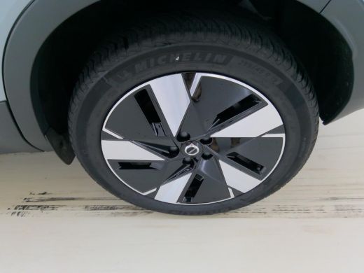 Volvo  XC40 Single Motor Extended Range Plus 82 kWh | PDC V+A en Camera | Elektrische achterklep | BLIS | App... ActivLease financial lease