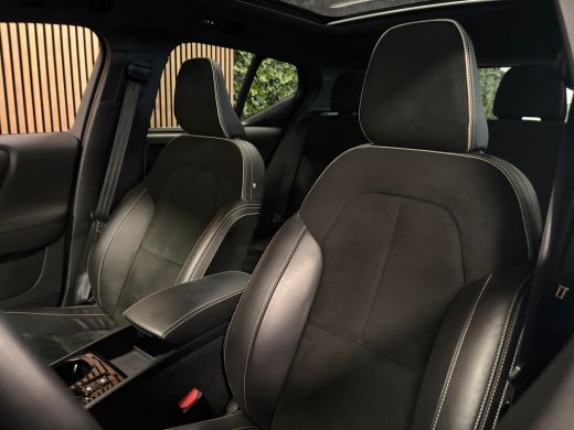 Volvo  XC40 T5 Recharge R-Design | Schuifdak | Trekhaak | Adaptieve Cruise Control | Stoel en Stuurwielverwar... ActivLease financial lease