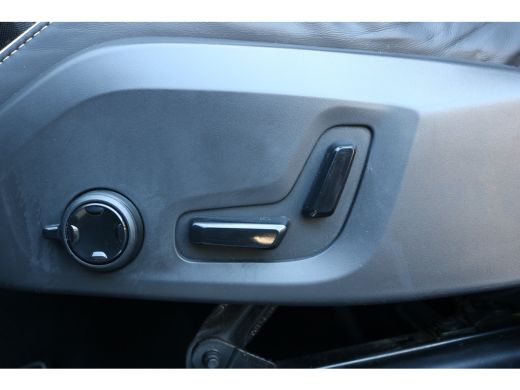 Volvo  XC60 2.0 T4 Inscription | Panorama dak | Stoel en stuur verwarming | Trekhaak | Navi | PDC V+A | Cruis... ActivLease financial lease