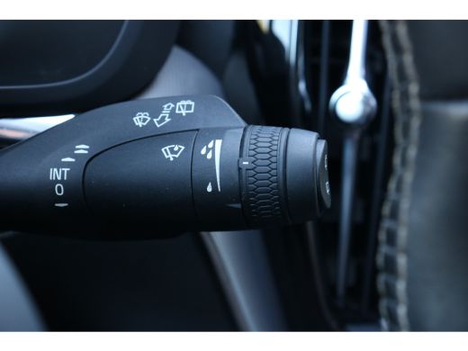 Volvo  XC60 2.0 T4 Inscription | Panorama dak | Stoel en stuur verwarming | Trekhaak | Navi | PDC V+A | Cruis... ActivLease financial lease