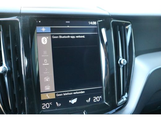 Volvo  XC60 2.0 T4 Inscription | Panorama dak | Stoel en stuur verwarming | Trekhaak | Navi | PDC V+A | Cruis... ActivLease financial lease