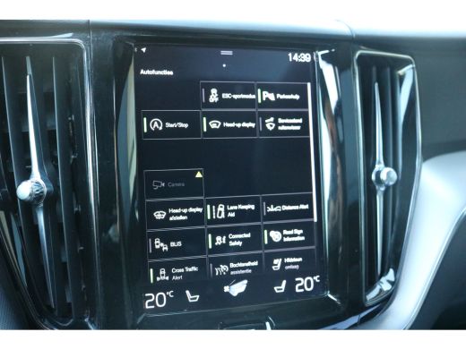 Volvo  XC60 2.0 T4 Inscription | Panorama dak | Stoel en stuur verwarming | Trekhaak | Navi | PDC V+A | Cruis... ActivLease financial lease