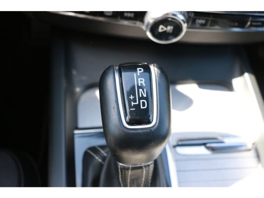 Volvo  XC60 2.0 T4 Inscription | Panorama dak | Stoel en stuur verwarming | Trekhaak | Navi | PDC V+A | Cruis... ActivLease financial lease