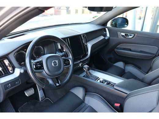 Volvo  XC60 2.0 T4 Inscription | Panorama dak | Stoel en stuur verwarming | Trekhaak | Navi | PDC V+A | Cruis... ActivLease financial lease
