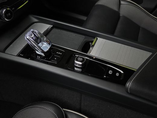 Volvo  XC60 2.0 T8 Plug-in hybrid AWD Ultra Black Edition | Bowers&Wilkins | Luchtvering | Trekhaak | Head-up... ActivLease financial lease