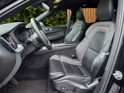 Volvo  XC60 2.0 T8 Plug-in hybrid AWD Ultra Black Edition | Bowers&Wilkins | Luchtvering | Trekhaak | Head-up... ActivLease financial lease