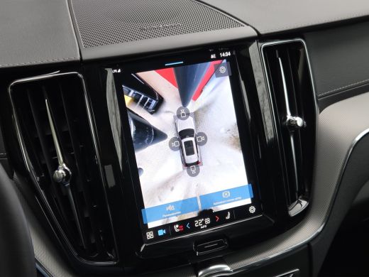 Volvo  XC60 2.0 T8 Plug-in hybrid AWD Ultra Bright | Luchtvering | Trekhaak | 360 Camera | Panoramadak | Head-up ActivLease financial lease
