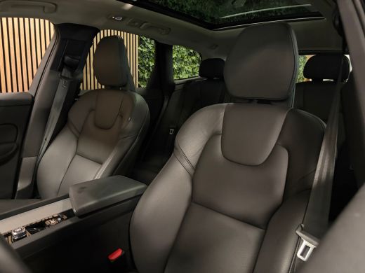 Volvo  XC60 T8 AWD Recharge Ultra Dark | Luchtvering | Trekhaak | 360 Camera | Head-Up Display | 455pk | Harm... ActivLease financial lease