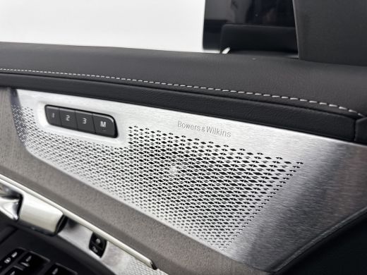 Volvo  XC90 T8 Recharge Ultra Dark | 21" | Luchtvering | Trekhaak | Bowers & Wilkins | Geventileerd Nappa | M... ActivLease financial lease
