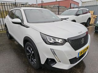 Peugeot 2008 1.2 PureTech Allure Pack | Navigatie | Camera | Trekhaak | NL auto | Apple carplay | Keyless | Bl...