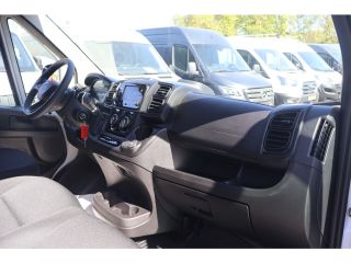 Peugeot Boxer 2.2 BlueHDi 180pk L4 H2 Automaat Airco Navigatie Camera