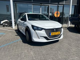 Peugeot e-208 EV Active Pack 50 kWh 3 Fase | Navigatie | Parkeersensoren Achter | Cruise Control | 16" Lichtmet...