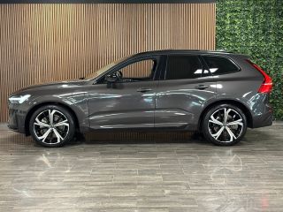 Volvo  XC60 T8 AWD Recharge Ultra Dark | Luchtvering | Trekhaak | 360 Camera | Head-Up Display | 455pk | Harm...