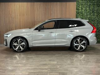 Volvo  XC60 T8 AWD Recharge Ultra Dark | Luchtvering | Trekhaak | 360 Camera | Head-Up Display | 455pk | Harm...