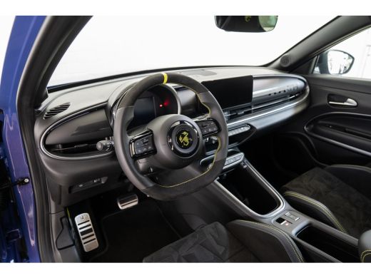 Abarth 600e Scorpionissima 54 kWh 281PK | Design Pack | Winter Pack | Tech Pack | Gaming Pack | Engine Sound ... ActivLease financial lease