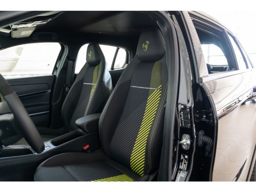 Abarth 600e Turismo 54 kWh | 8 Jaar Garantie | 20 Inch Velgen | Apple Carplay & Android Auto | LED | Keyless ... ActivLease financial lease