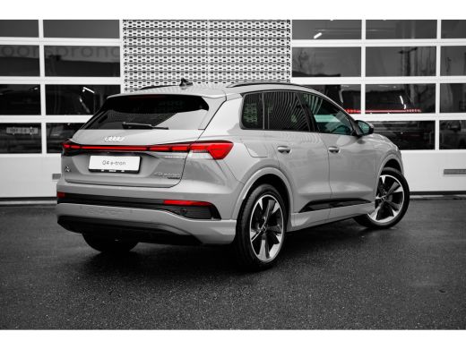 Audi Q4 e-tron S edition Competition | Achterklep, automatisch bedienbaar | Achteruitrijcamera | Adaptive cruise... ActivLease financial lease