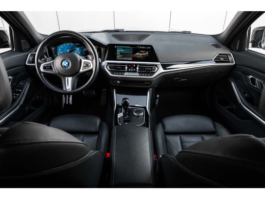 BMW 3 Serie 330e High Executive 292 PK | M Sport | Panoramadak | Voorstoelen Verwarmd | Achteruitrijcamera | ... ActivLease financial lease