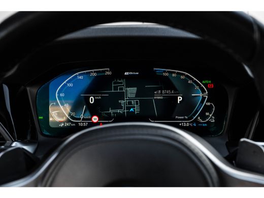 BMW 3 Serie 330e High Executive 292 PK | M Sport | Panoramadak | Voorstoelen Verwarmd | Achteruitrijcamera | ... ActivLease financial lease