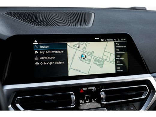 BMW 3 Serie 330e High Executive 292 PK | M Sport | Panoramadak | Voorstoelen Verwarmd | Achteruitrijcamera | ... ActivLease financial lease