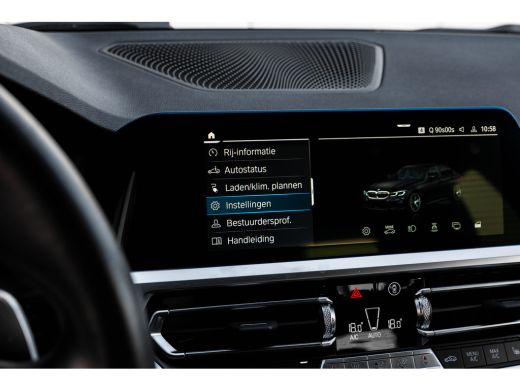 BMW 3 Serie 330e High Executive 292 PK | M Sport | Panoramadak | Voorstoelen Verwarmd | Achteruitrijcamera | ... ActivLease financial lease