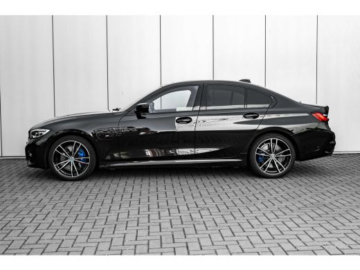 BMW 3 Serie 330e High Executive 292 PK | M Sport | Panoramadak | Voorstoelen Verwarmd | Achteruitrijcamera | ... ActivLease financial lease
