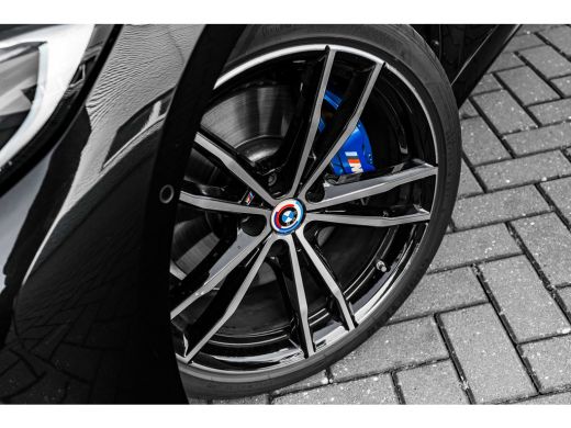BMW 3 Serie 330e High Executive 292 PK | M Sport | Panoramadak | Voorstoelen Verwarmd | Achteruitrijcamera | ... ActivLease financial lease