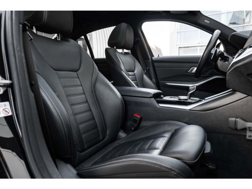 BMW 3 Serie 330e High Executive 292 PK | M Sport | Panoramadak | Voorstoelen Verwarmd | Achteruitrijcamera | ... ActivLease financial lease
