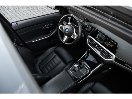 BMW 3 Serie 330e High Executive 292 PK | M Sport | Panoramadak | Voorstoelen Verwarmd | Achteruitrijcamera | ... ActivLease financial lease