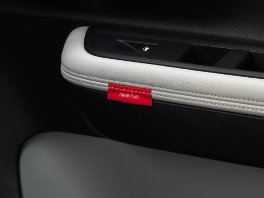 Citroën &euml;-C3 Max 113pk 44 kWh | 11 kW lader | Achterbank in delen neerklapbaar | Achteruitrijcamera ActivLease financial lease