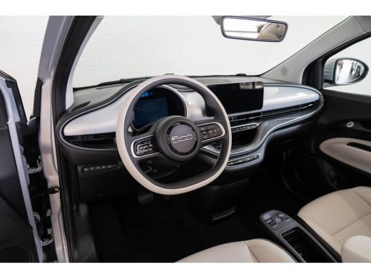 Fiat 500C La Prima 42 kWh | 8 Jaar Garantie | Camera | Adaptive Cruise | Keyless | Navigatie | Stoelverwarm... ActivLease financial lease