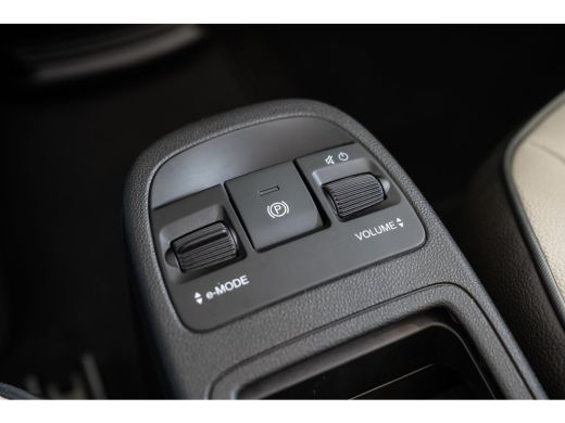 Fiat 500C La Prima 42 kWh | 8 Jaar Garantie | Camera | Adaptive Cruise | Keyless | Navigatie | Stoelverwarm... ActivLease financial lease