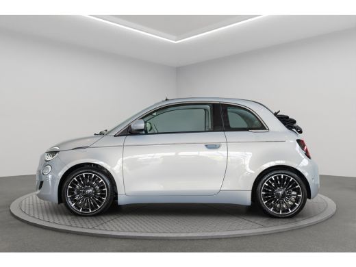 Fiat 500C La Prima 42 kWh | 8 Jaar Garantie | Camera | Adaptive Cruise | Keyless | Navigatie | Stoelverwarm... ActivLease financial lease
