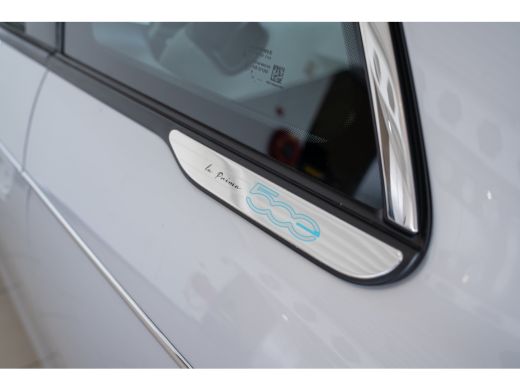 Fiat 500C La Prima 42 kWh | 8 Jaar Garantie | Camera | Adaptive Cruise | Keyless | Navigatie | Stoelverwarm... ActivLease financial lease