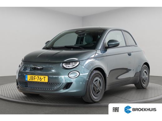 Fiat 500e Giorgio Armani 42 kWh | Camera | Stoelverwarming | Navigatie | Keyless | Climate Controle | Panor...