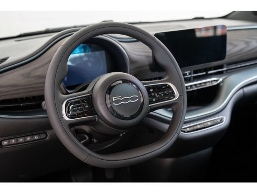 Fiat 500e Giorgio Armani 42 kWh | Camera | Stoelverwarming | Navigatie | Keyless | Climate Controle | Panor... ActivLease financial lease