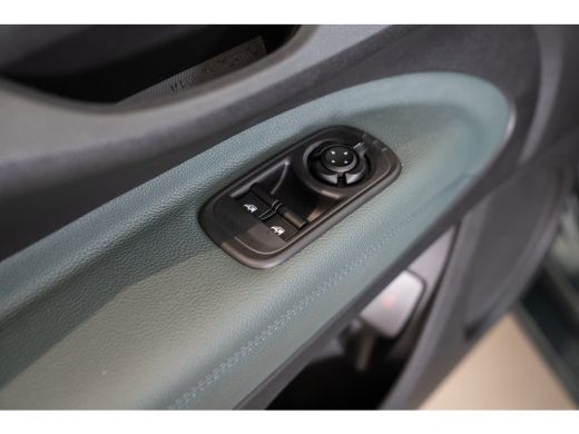 Fiat 500e Giorgio Armani 42 kWh | Camera | Stoelverwarming | Navigatie | Keyless | Climate Controle | Panor... ActivLease financial lease