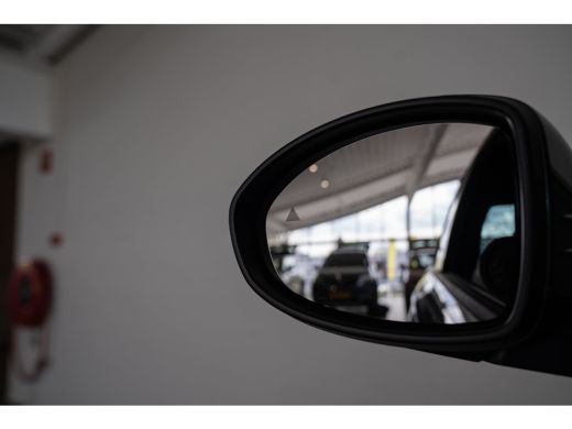 Fiat 500e Giorgio Armani 42 kWh | Camera | Stoelverwarming | Navigatie | Keyless | Climate Controle | Panor... ActivLease financial lease