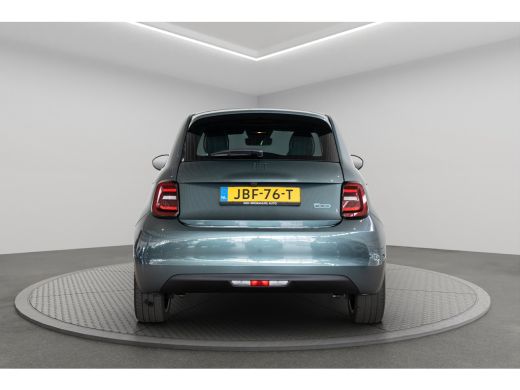 Fiat 500e Giorgio Armani 42 kWh | Camera | Stoelverwarming | Navigatie | Keyless | Climate Controle | Panor... ActivLease financial lease