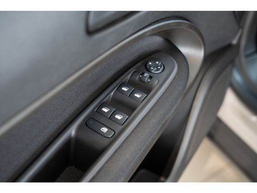 Fiat 600 1.2 Hybrid Urban | Camera | Climate Controle | Dodehoeksensoren | Parkeersensoren | Apple Carplay... ActivLease financial lease