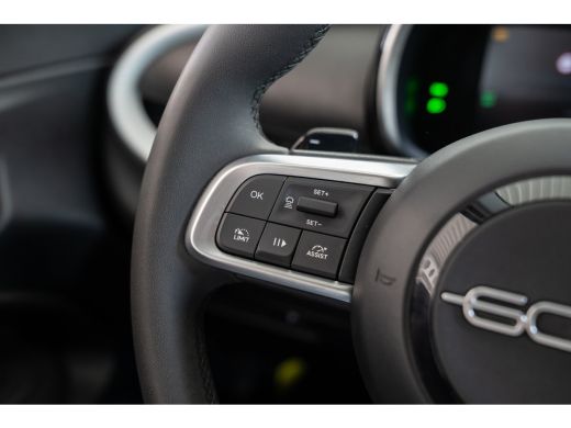 Fiat 600 1.2 Hybrid Urban | Camera | Climate Controle | Dodehoeksensoren | Parkeersensoren | Apple Carplay... ActivLease financial lease