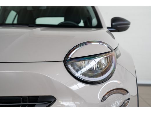 Fiat 600 1.2 Hybrid Urban | Camera | Climate Controle | Dodehoeksensoren | Parkeersensoren | Apple Carplay... ActivLease financial lease